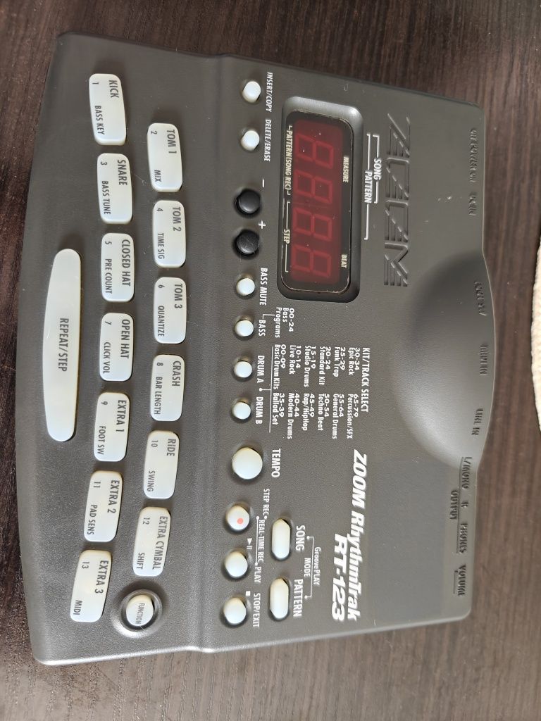 Mikser audio, automat perkusyjny i stacja do mikrofonu