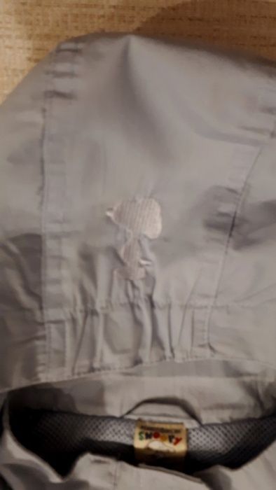 cienka kurteczka wiatrówka z kapturem Snoopy H&M 74-80