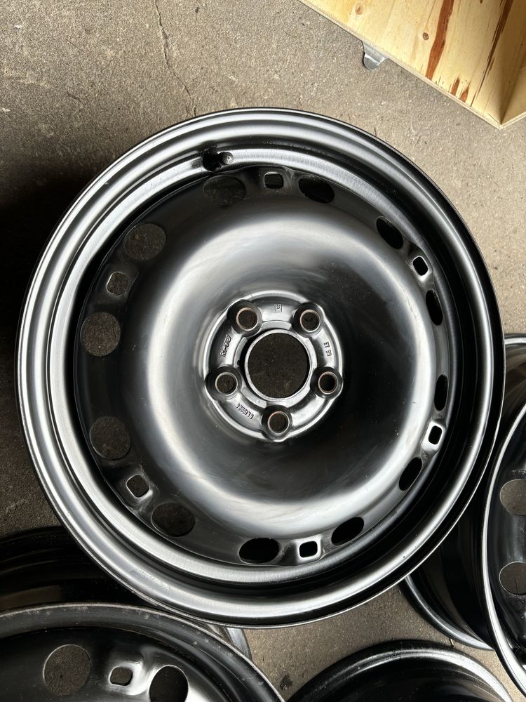 FS231 komplet felg stalowych 15” 5x100 bdb stan