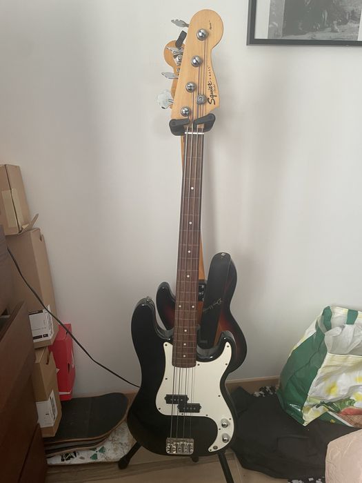Baixo Fretless Fender Squier Precision