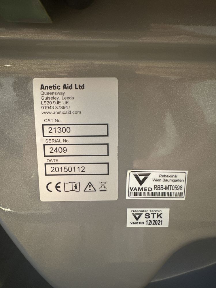 Stol operacyjny elektryczny AneticAid QA4 Surgery Trolley
