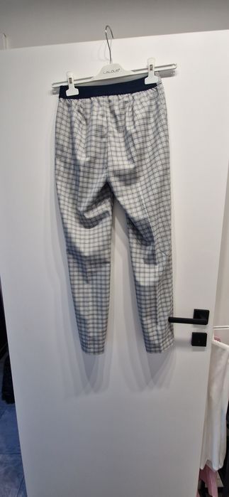 Spodnie damskie firmy Reserved