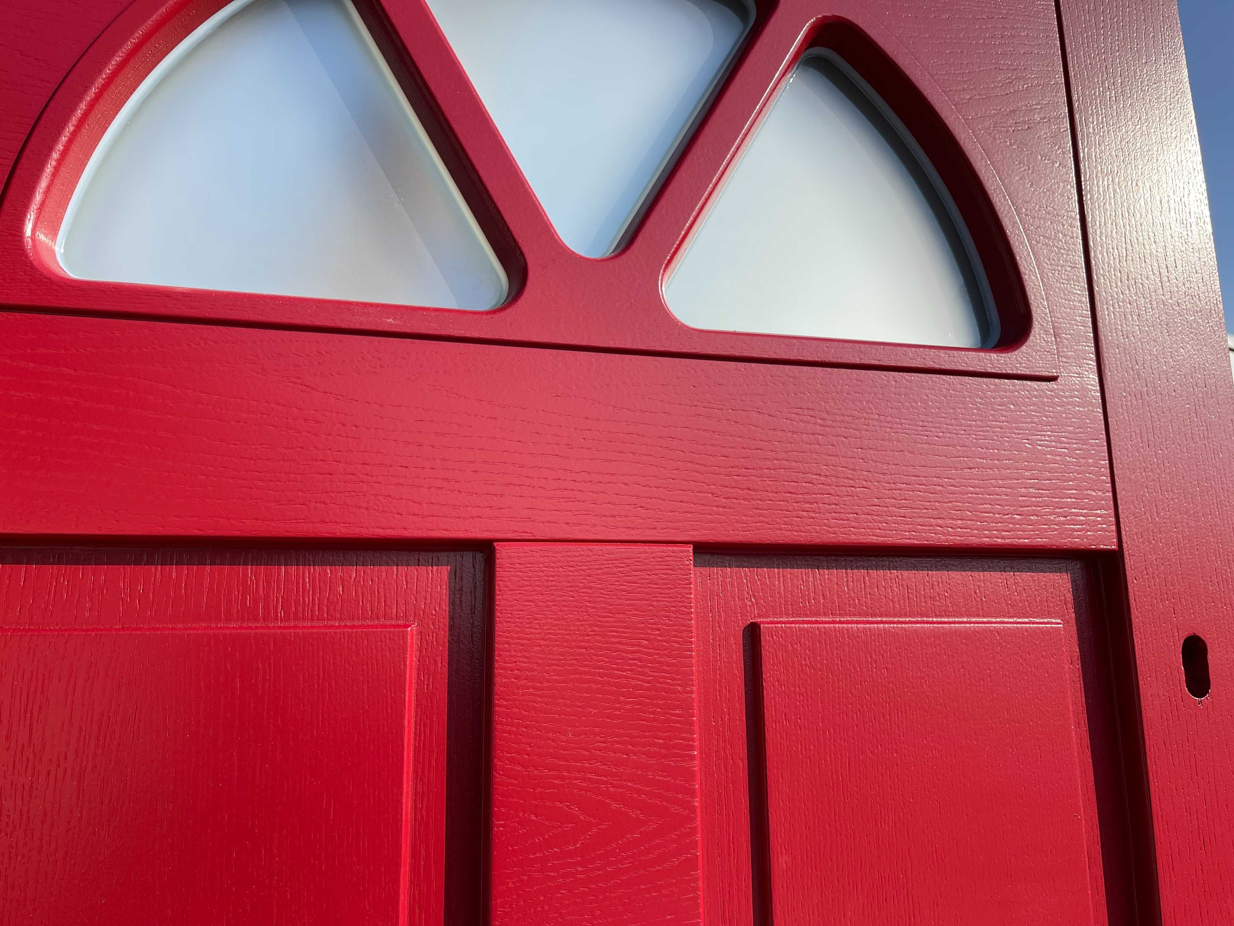 Drzwi zewnętrzne drewniane ocieplane angielskie czerwone 3004