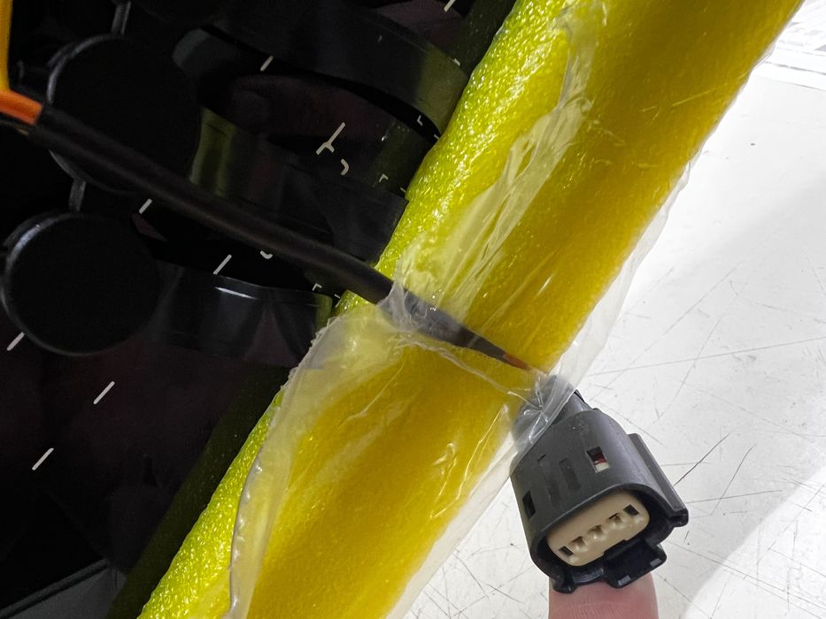 Tesla Model 3 Highland Вітрове скло з камерами 4-го автопілоту