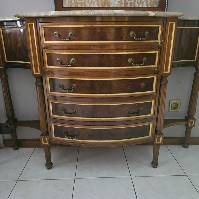 Móvel antigo elegante