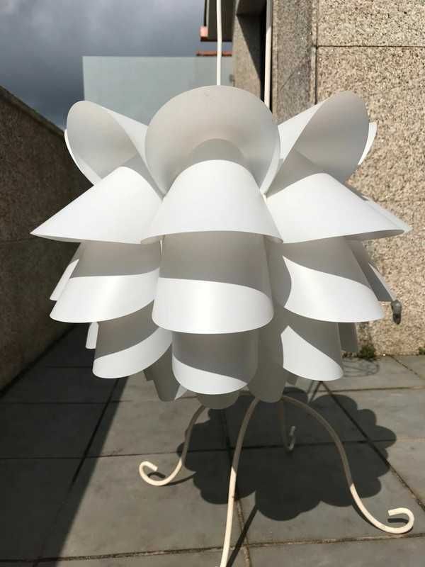 Candeeiro elegante de teto - branco