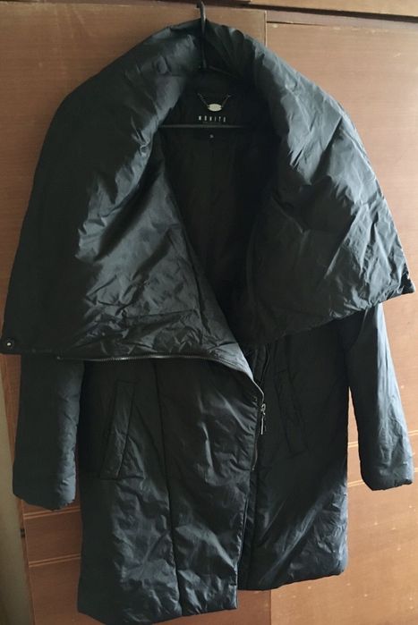 Пуховик черного цвета Mohito