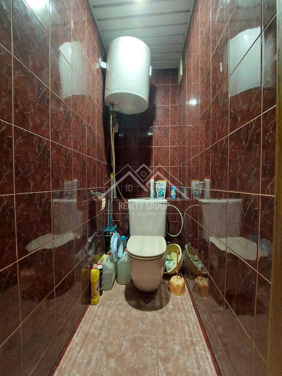 Продаж 4к з меблями та технікою у ЦМ р-ні поряд із парком Мершавцева