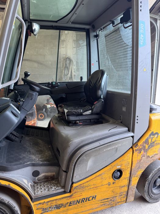 Empilhador Jungheinrich de 2019