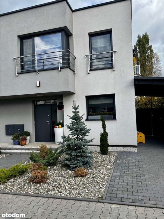 Dom-bliźniak w willowej dzielnicy Łodzi przy ul. Wycieczkowej