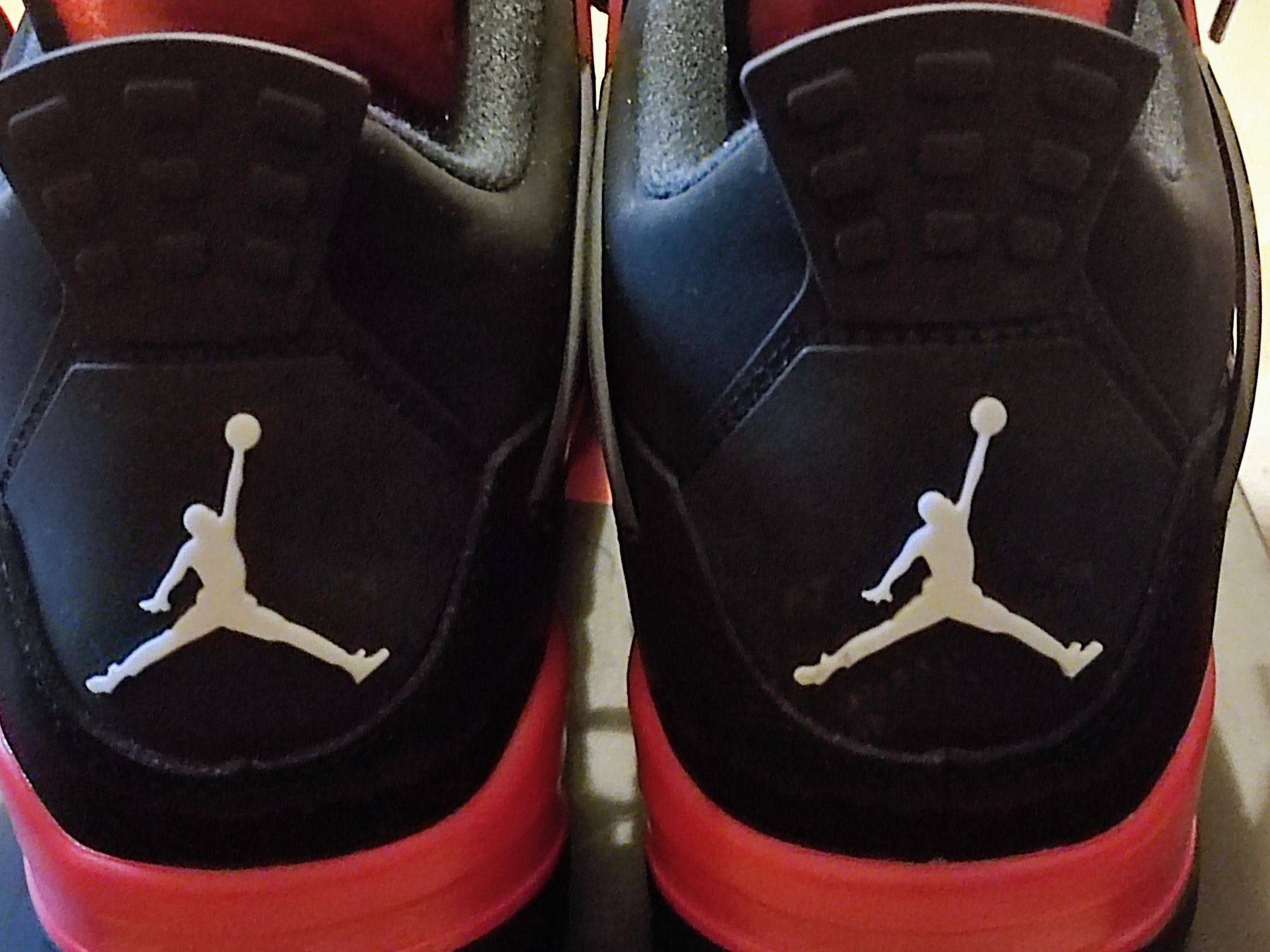 Jordan 4 Red thunder