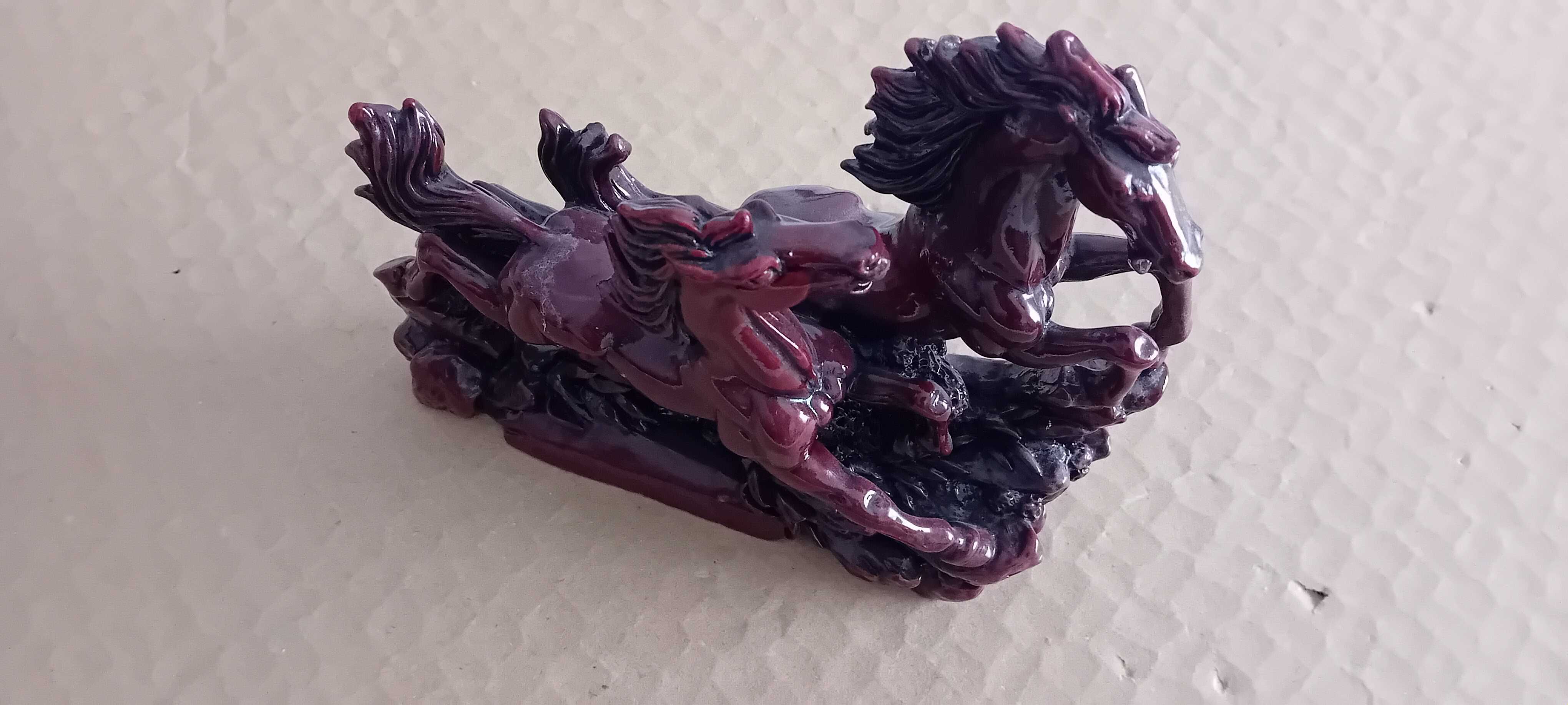 Cavalos Voadores  Peça Feng Shui em Resina