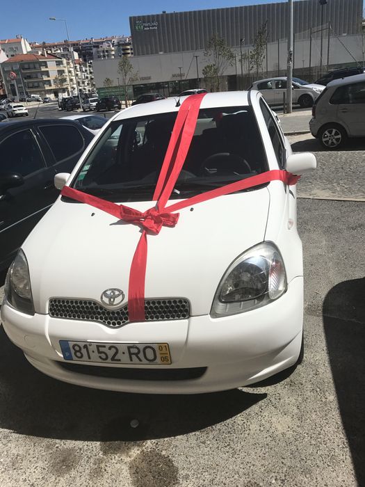 Vendo Yaris como novo