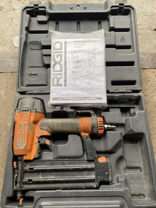 RIDGID r213bna stanley bostitch пневмо пістолет для цвяхів