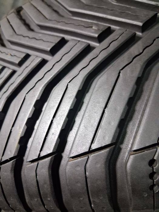 225/60 18 Michelin cross climat 2  шини б/у всесезон Пара