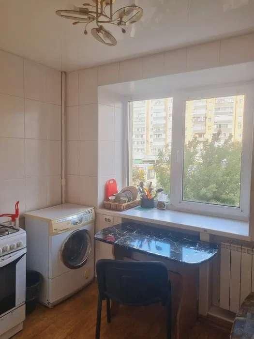 3-кімнатна квартира в цегляному будинку, до метро Холодна гора 1 хв.