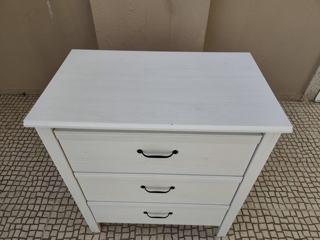 Cómoda IKEA usada