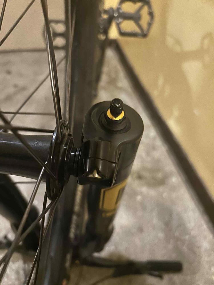 Ohlins rxf 38 m.2 uszkodzony