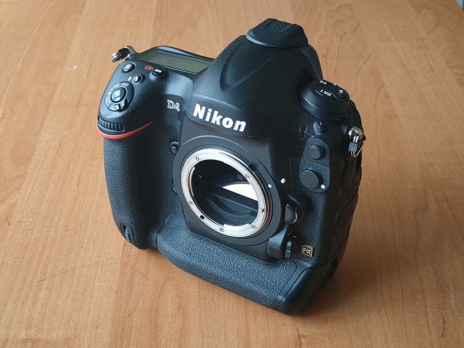 Фотоапарат Nikon D4, гарний стан, нові резинки