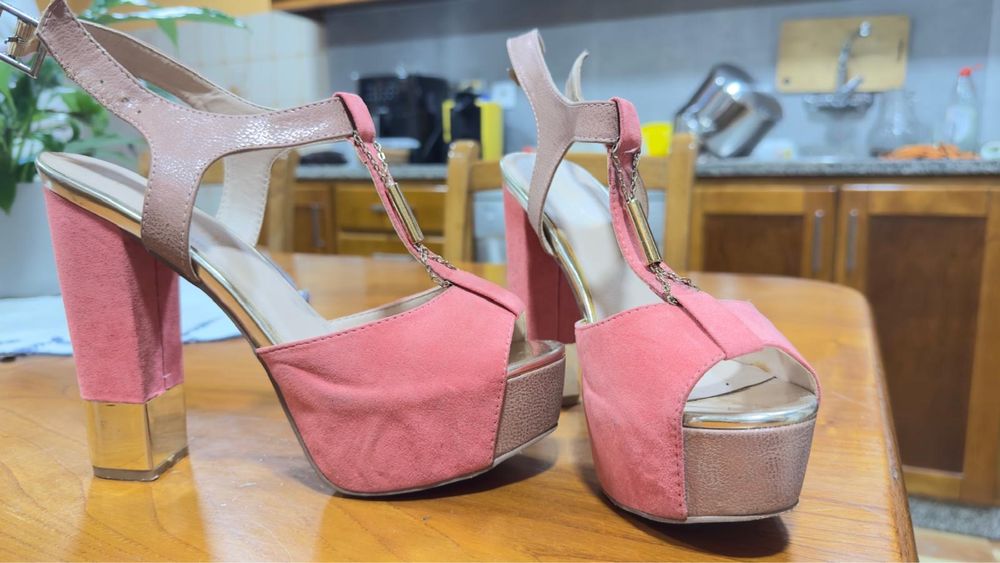 Sandalias tamanho 39