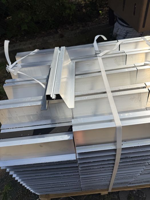 Блок безпрофільної системи кріплення сонячних панелей