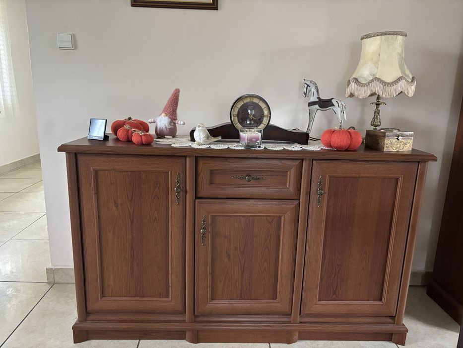 Meble: komoda i witryna