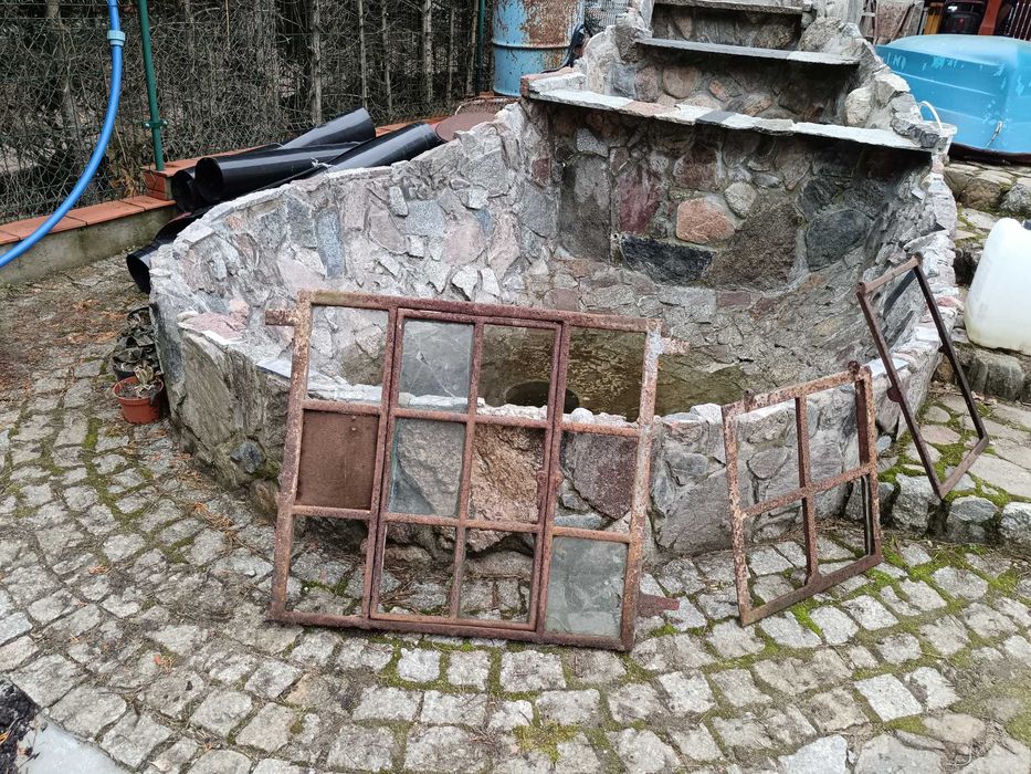 Okna żeliwne starodawne