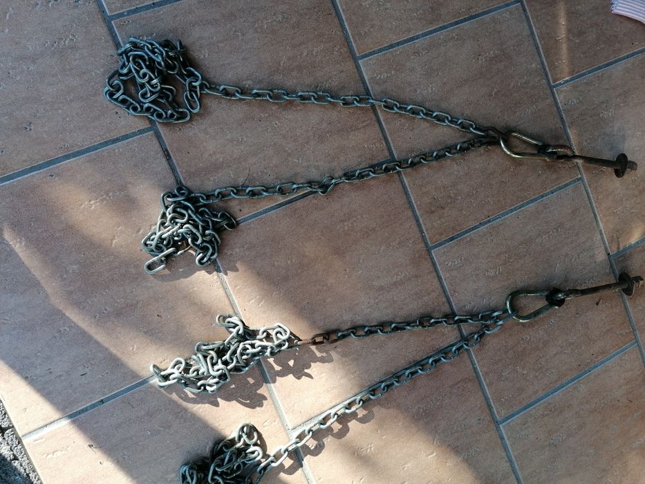 Komplet uchwytów z łańcuchami do bujaczek ogrodowej