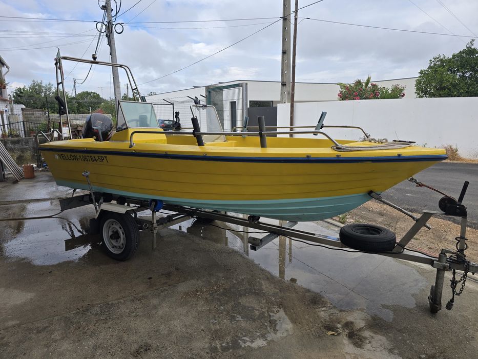Barco de fibra 4,35m motor 4t
