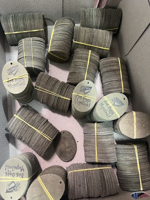 Розкрій, вирубка, висічка, матеріалів на гідравлічному пресі