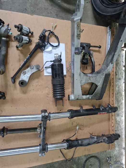 Kawasaki gpx 750r silnik czesci