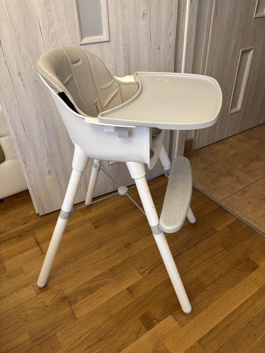 Krzesełko rozkladane dla dziecka.