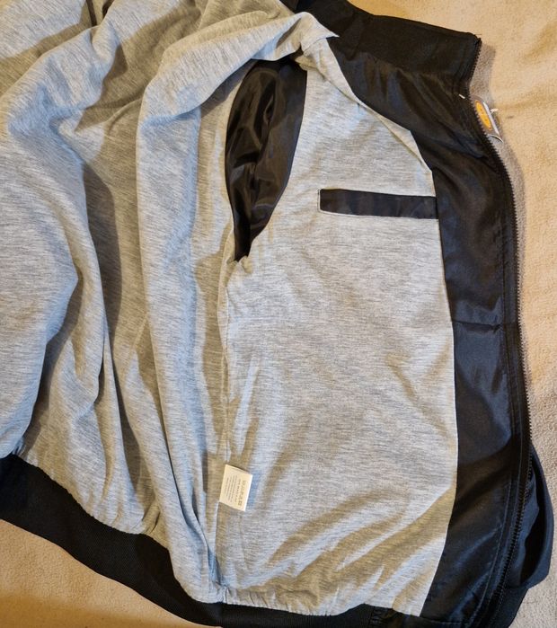 Casaco Parka novo a estrear xxl
N 54-58
Pvp 39eur
Vendo por falta de U