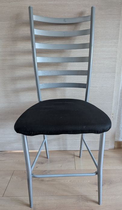 Zestaw 4 sztuk krzeseł