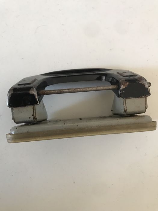 Furador de escritorio Sax made in Austria