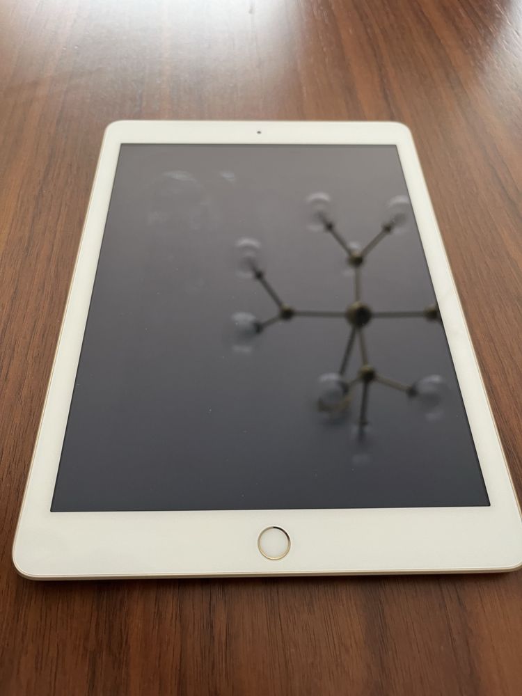 iPad 5°Geração 32 GB Dourado