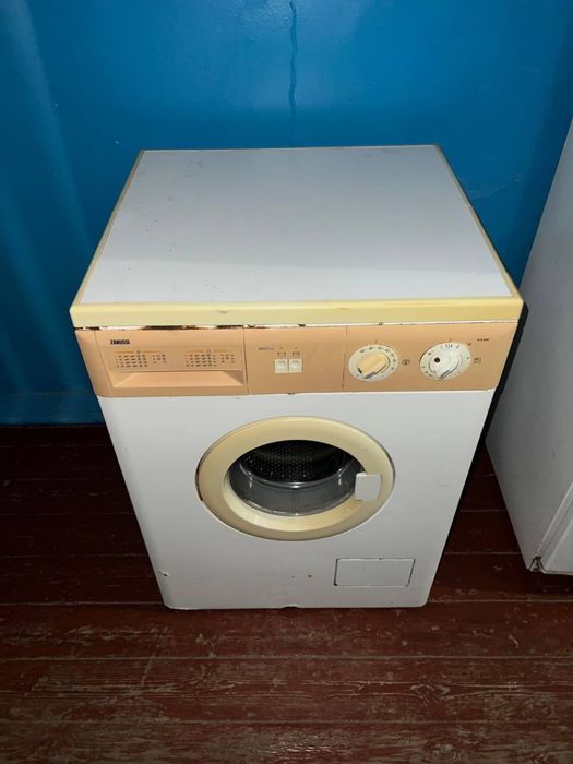 Продаю не працюючу пралку