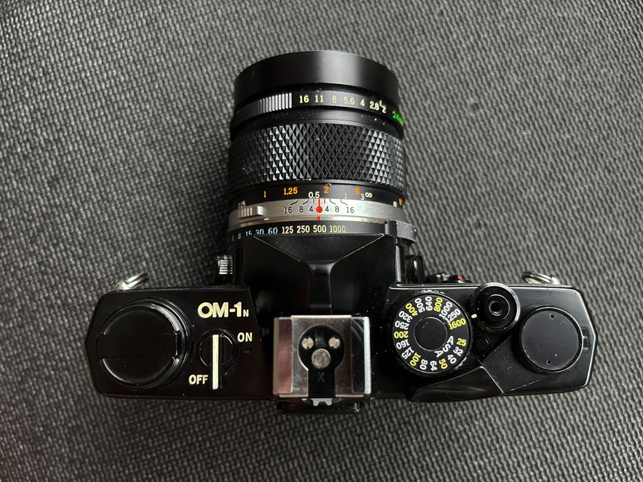 Olympus OM-1N + Zuiko Auto-W 24mm f/2 MC em Excelente Estado