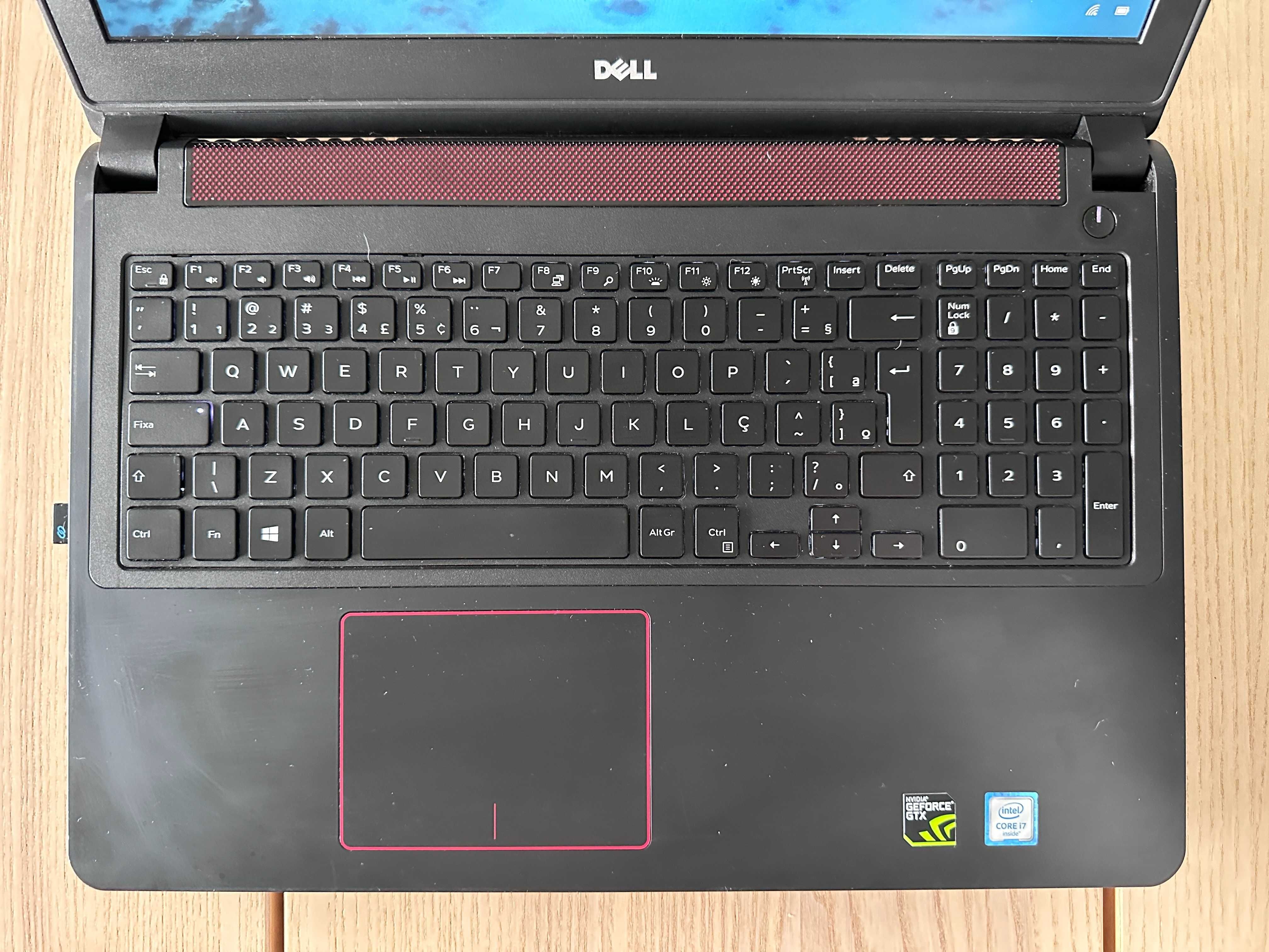 Dell Inspiron 15-7559 com Teclado Ergonômico