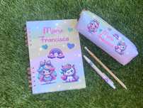Caderno, Lápis, Estojo e Caneta Personalizados