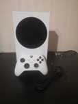 Sprzedam Xboxa 512 GB bardzo dobrym stanie