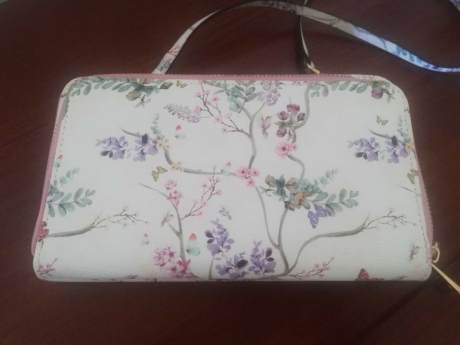 Várias bolsas Parfois para cartões e dinheiro