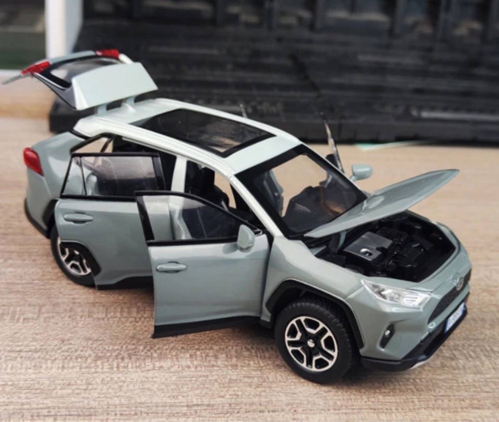 Toyota Rav 4 Модель машинка 1:32