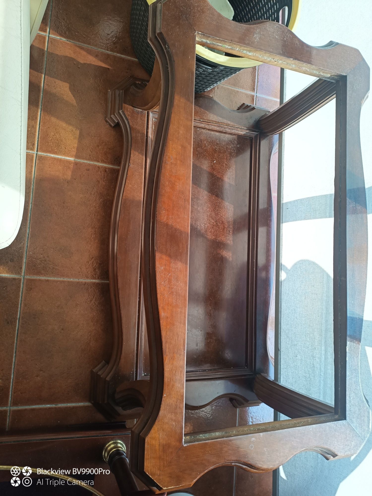 Tenho esta estrutura de mesa em bom estado sem tampo