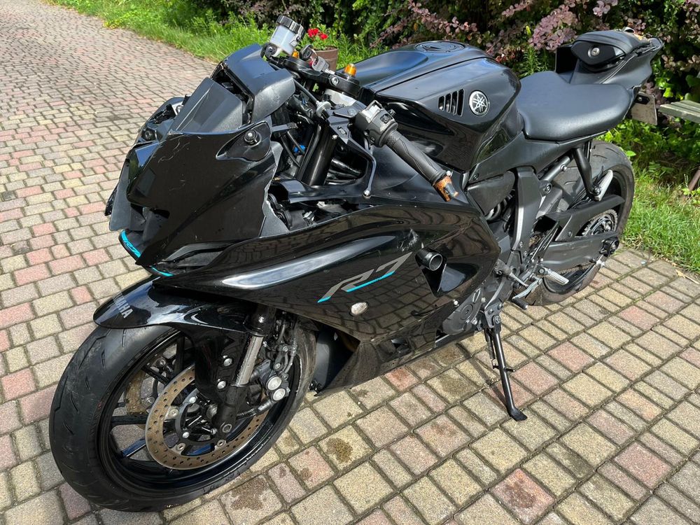 Yamaha R7. 2023 rok Akrapovic !