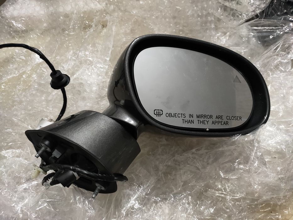 Challenger дзеркало праве 14-23р / зеркало челенжер dodge