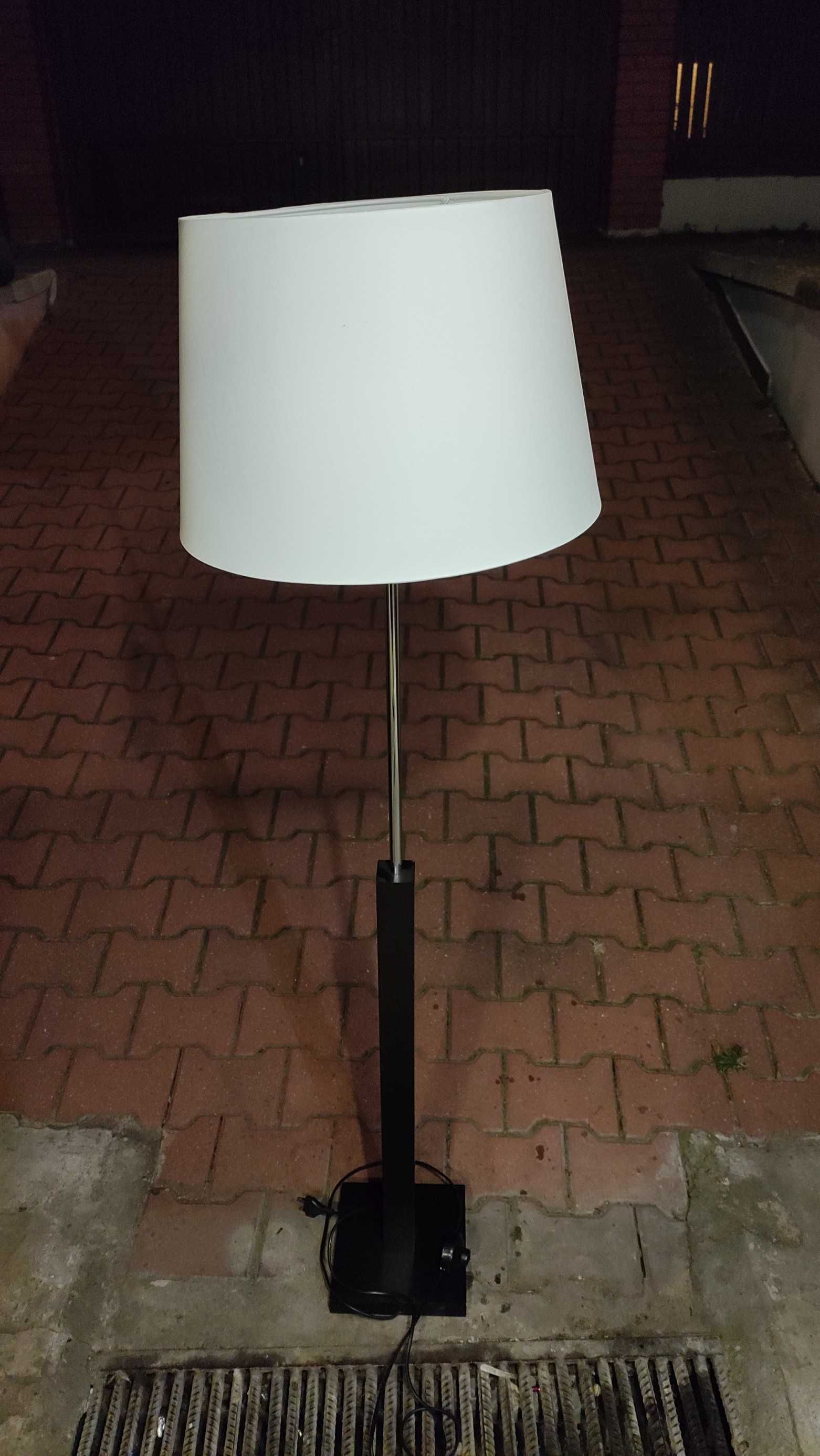 Lampa podłogowa stojąca , jak nowa