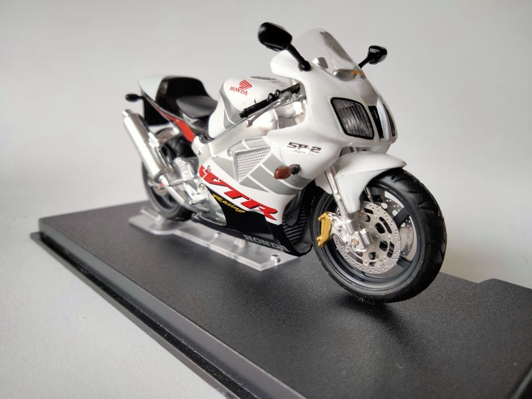 1:24 Honda VTR 1000 SP-2 (2001)