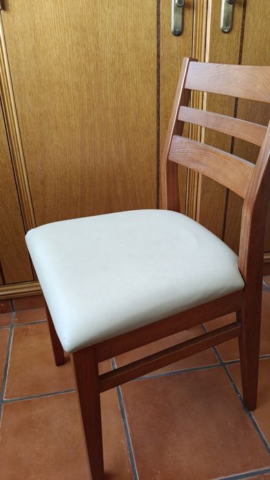 Cadeira de madeira maciço