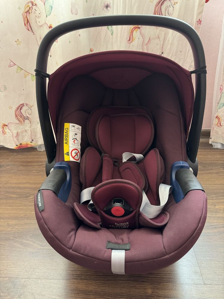 Дзеркало та автокрісло britax-romer baby-safe 2 i-size